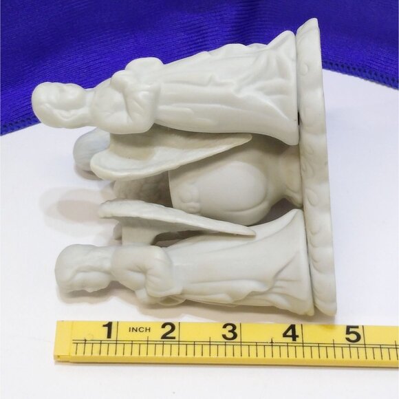 Vintage Porcelain Angel Trio Figurine  Handcrafted Collectible Decor  4.5" Tall - Picture 10 of 11